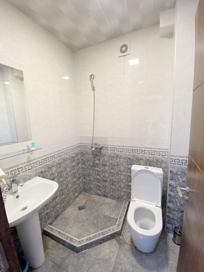 Tbilisi Central Hotel Esterno foto