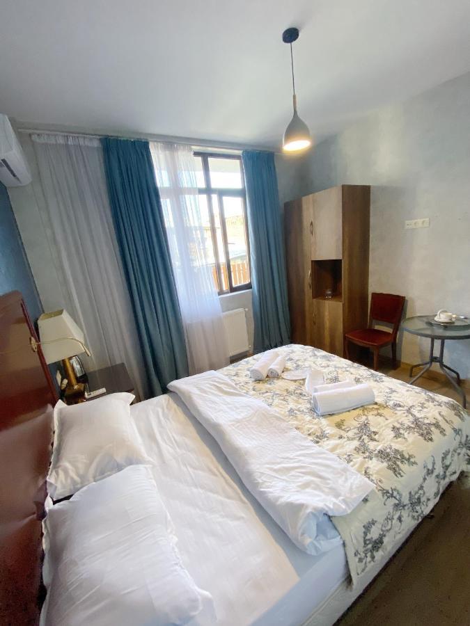 Tbilisi Central Hotel Esterno foto