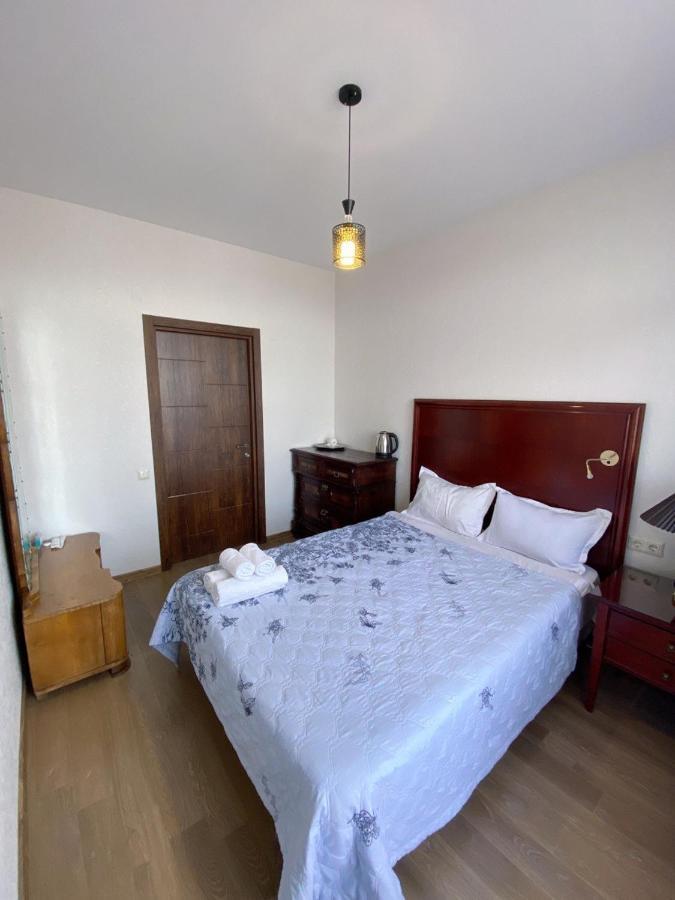 Tbilisi Central Hotel Esterno foto