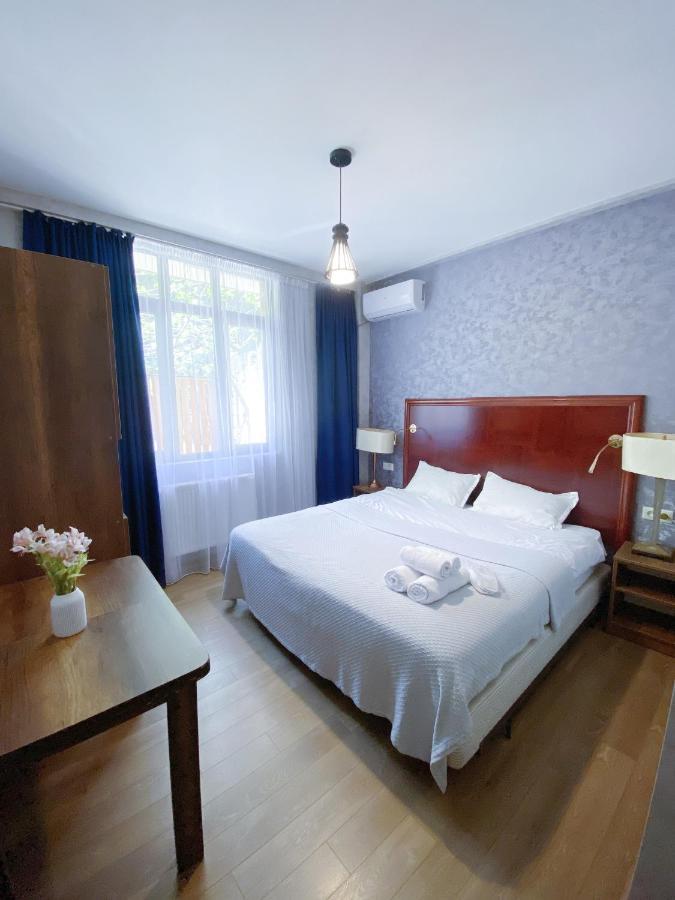 Tbilisi Central Hotel Esterno foto