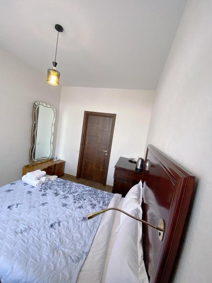 Tbilisi Central Hotel Esterno foto
